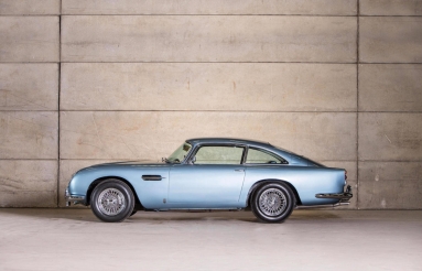 Aston Martin DB5 (1964).jpg