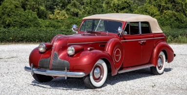 Buick Série 60 Phaeton (1939).jpg