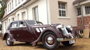 Röhr 8 Type-F Streamliner (1932).jpg